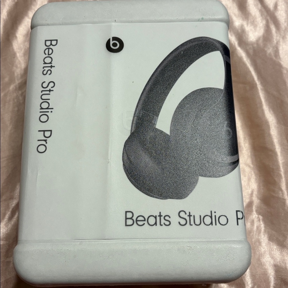 Beats by Dre Studio Pro Over-Ear Headphones - Black
